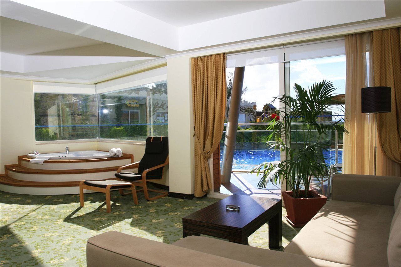 Sealight Resort Hotel Kusadası Kültér fotó